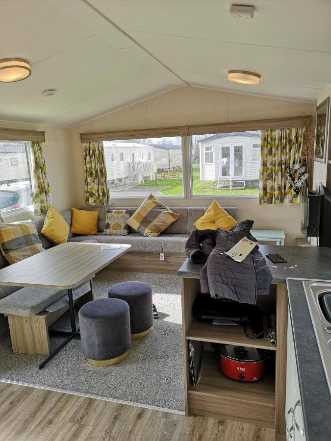 Lakeland Leisure Park Hotel Flookburgh Bagian luar foto