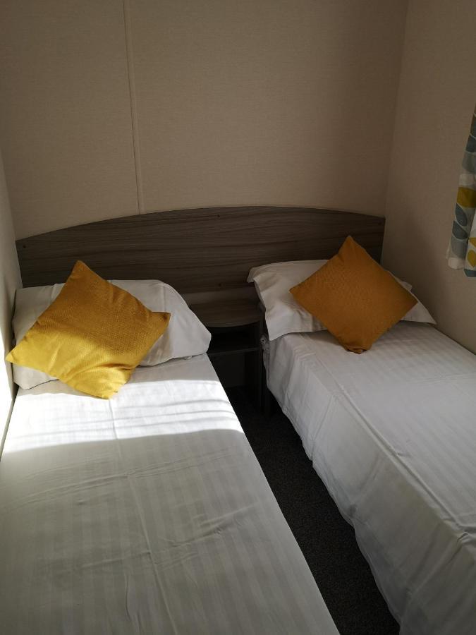 Lakeland Leisure Park Hotel Flookburgh Bagian luar foto