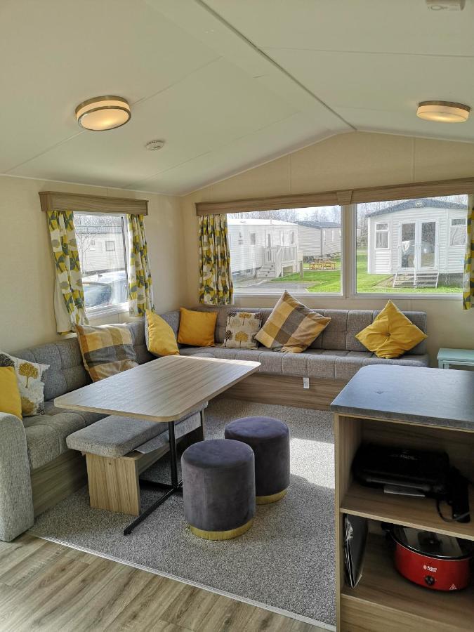 Lakeland Leisure Park Hotel Flookburgh Bagian luar foto