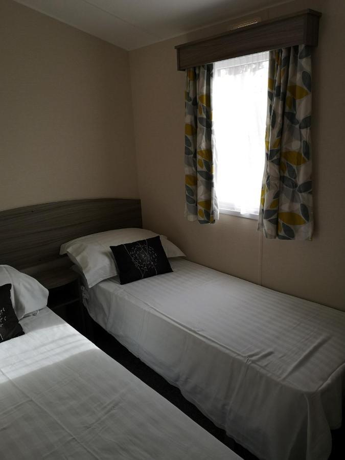 Lakeland Leisure Park Hotel Flookburgh Bagian luar foto